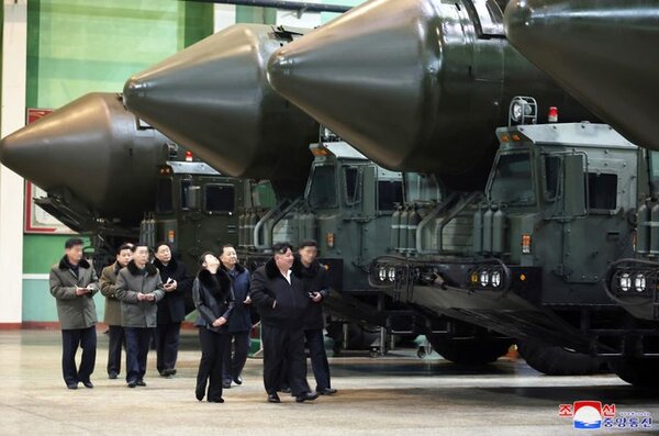 Corea del Sur acusa a Corea del Norte de disparar misiles cerca de la frontera