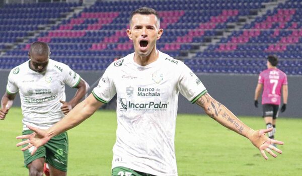 Versus / Sportivo Ameliano presentó a su nuevo goleador