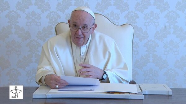 El Papa pide prohibir la maternidad subrogada