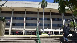 ANDE anuncia cortes del servicio a 100.000 usuarios por mora