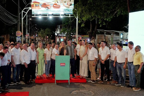 ANDE inaugura iluminación LED y mejoras en el sistema eléctrico en San Bernardino