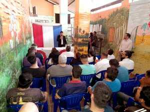 Cerca de 300 presos se graduaron en educación escolar básica y diversos oficios - .::Agencia IP::.
