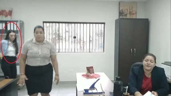 “Neposister” de Roya Torres también ocupó irregularmente oficina pública - Política - ABC Color