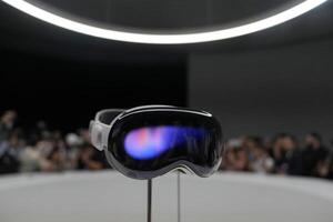Apple Vision Pro: las gafas y auriculares de realidad mixta de Apple llegan a Estados Unidos el 2 de febrero - Revista PLUS