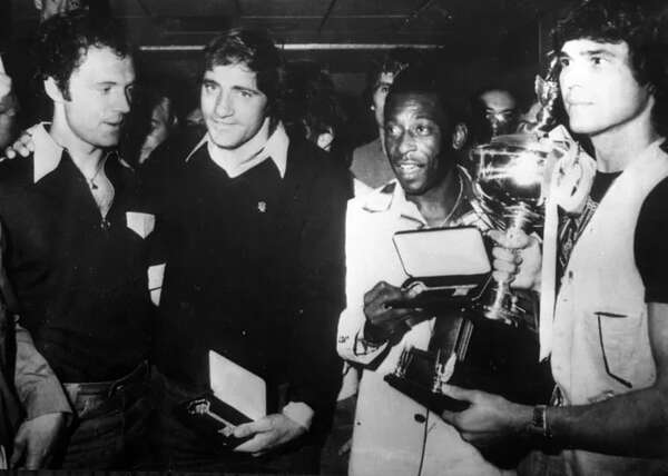Los detalles que Romerito contó sobre su amistad con Franz Beckenbauer - Nacionales - ABC Color