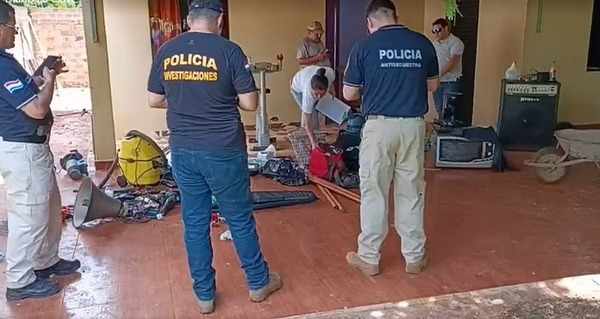 Allanan vivienda y peluquería de la pareja de «Kaficho» y encuentran más objetos robados