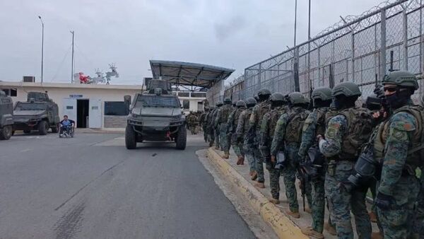 Ecuador decreta estado de excepción y toque de queda tras fuga de líder criminal