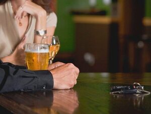 Alemán hurta la camioneta de una mujer que conoció en un bar · Radio Monumental 1080 AM