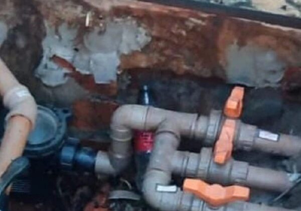 Murió electrocutado mientras verificaba el motor de su piscina