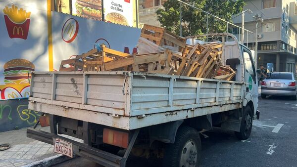 Comuna retira cajas para reservar estacionamiento en zona tarifada de Asunción