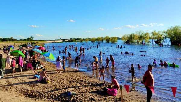 Pirañas atacan bañistas en un balneario de Pilar