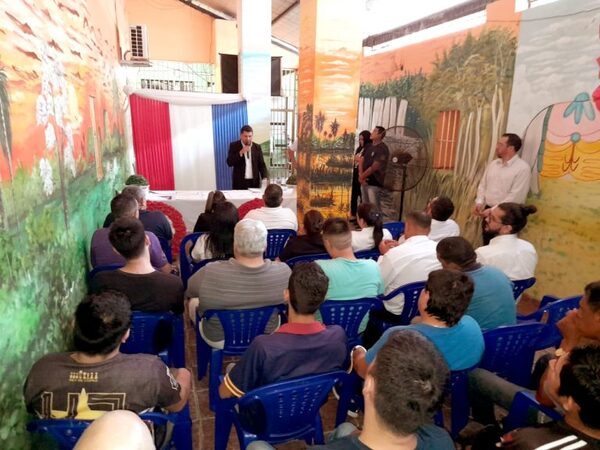 Cerca de 300 reclusos culminan exitosamente la educación escolar básica y los cursos de oficios
