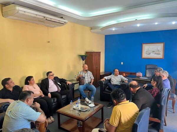 Liberales de vacaciones: Suspenden reunión del directorio azul - ADN Digital