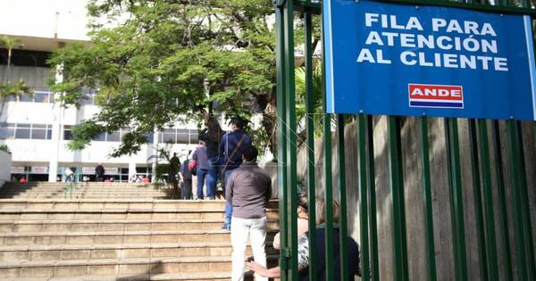 La Nación / Más de 500.000 clientes deben 3 o más facturas a la Ande
