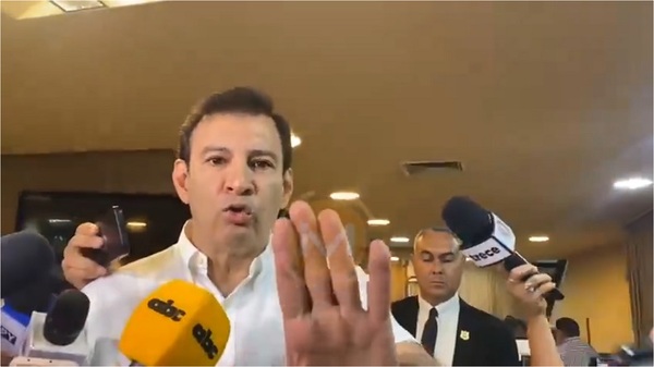 Silvio Ovelar casi pierde los estribos intentado defender su ampliación del Congreso - Noticias Paraguay