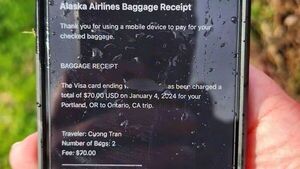 Encuentran en perfecto estado un celular que cayó de un avión