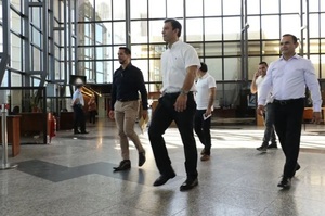 Beto Ovelar huye de preguntas sobre denuncia de nepotismo