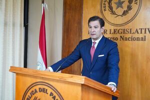 Silvio Ovelar pide suspender ampliación del Congreso Nacional · Radio Monumental 1080 AM