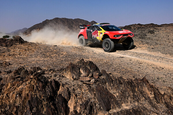 Versus / Loeb reacciona para llevarse la etapa 5 recuperando terreno en la categoría