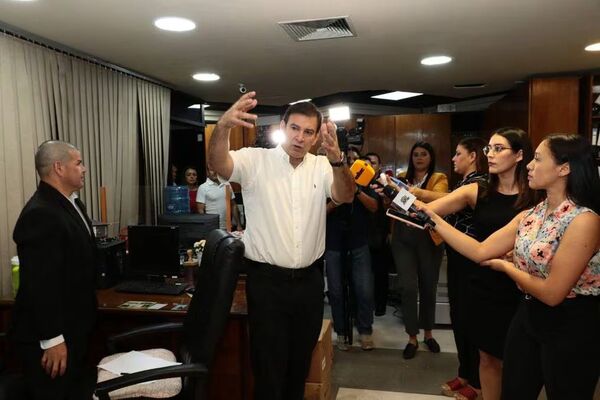 Ovelar deja sin efecto ampliación del Congreso y ordena desmantelar “oficinas” del pasillo