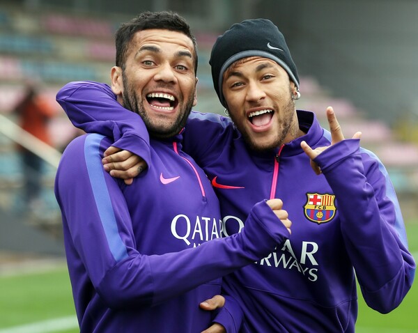 Neymar brindó ayuda legal y económica a Dani Alves | 1000 Noticias