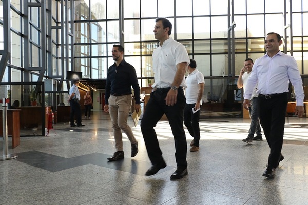 “Beto” suspenderá obras de ampliación del Congreso y ordena desmantelar algunas oficinas