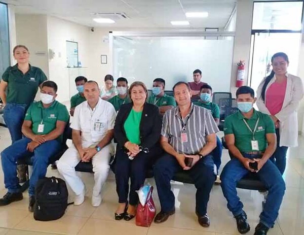 Indígenas incorporados como funcionarios de la ANDE realizan su admisión en la Fundación Tesãi | DIARIO PRIMERA PLANA