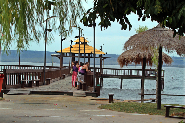 Mades advierte que Lago Ypacaraí no es apto para el contacto directo - trece