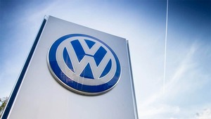 Volkswagen empezar谩 a integrar el sistema de inteligencia artificial ChatGPT en sus veh铆culos este a帽o - Revista PLUS