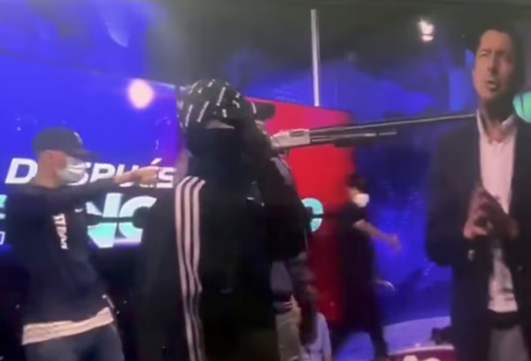 (VIDEO). Delincuentes asaltan el canal de televisión mientras las imágenes se transmiten en vivo