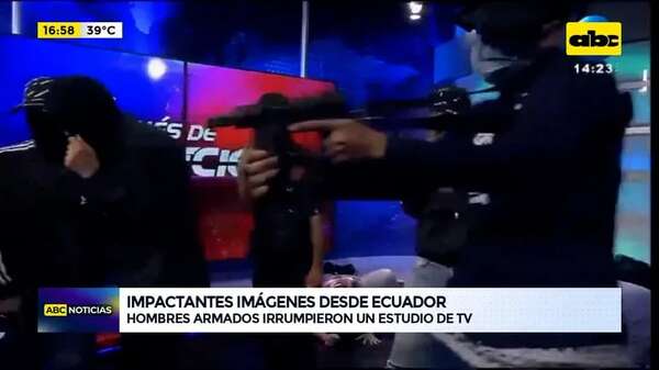 Impactantes imágenes desde Ecuador: hombres armados irrumpieron en estudio de tv - ABC Noticias - ABC Color
