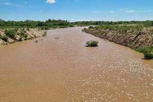 Aguas del Pilcomayo llegan a poblaciones chaqueñas tras 4 años de sequía extrema - Nacionales - ABC Color