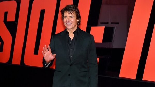 Tom Cruise firma con Warner Bros. para producir y protagonizar nuevas películas