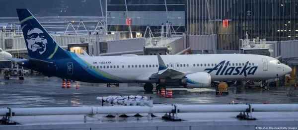 Jefe de Boeing acepta error en incidente de Alaska Airlines