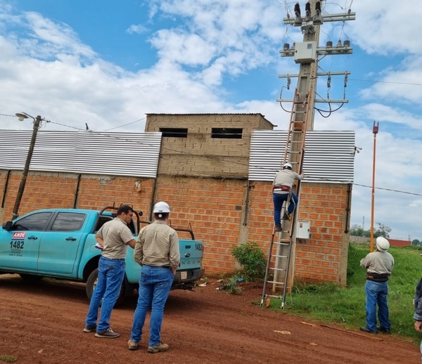 Persiguen a “pequeños morosos”, pero dejan impune robo de energía de grandes mineradoras - La Clave
