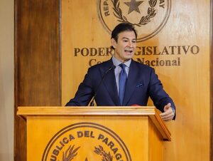 Denuncian a Silvio Ovelar y Raúl Latorre por nepotismo y lesión de confianza · Radio Monumental 1080 AM