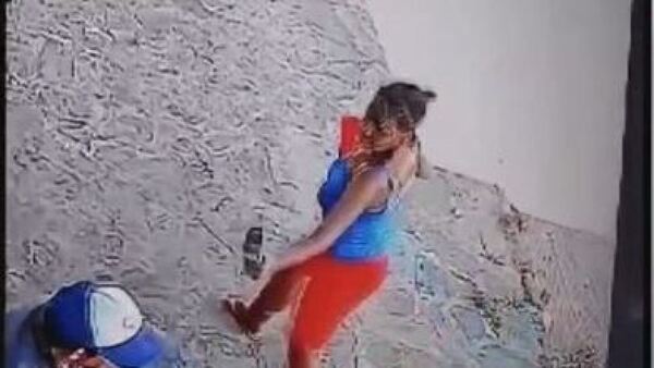 Adicta robó varios helados a punta de un feroz cuchillo