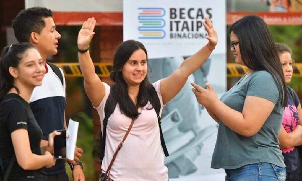 Más de 11.000 jóvenes ya se inscribieron para acceder a becas de Itaipú – Prensa 5