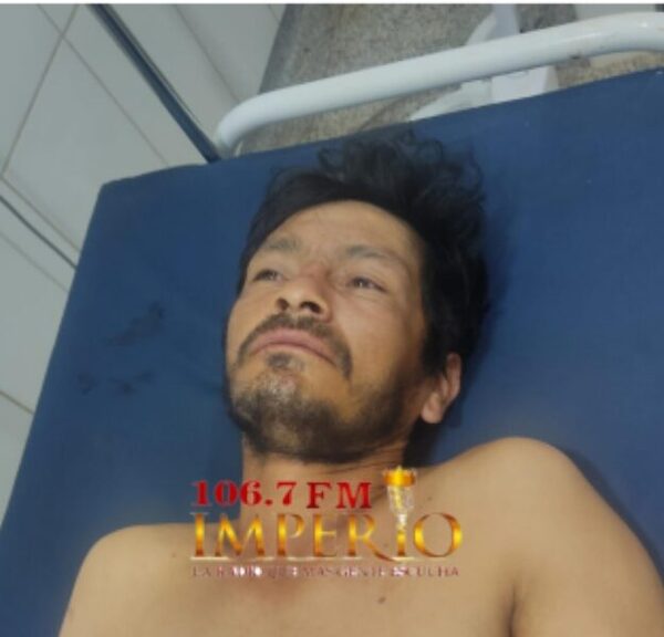 Ligó machetazo de parte de una pareja