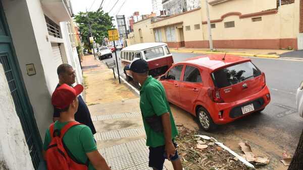 Ordenadores confían en pronta solución del estacionamiento tarifado