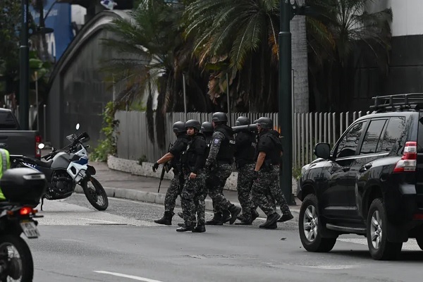 Violencia criminal estremece a Ecuador: al menos 10 muertos y Ejército movilizado