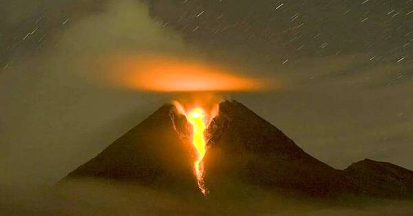 La Nación / Alerta máxima en Indonesia por erupción del volcán