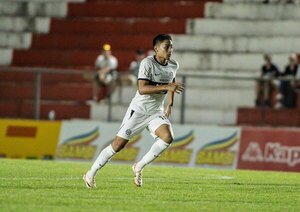 Versus / El impensado nuevo rol del juvenil Sebastián Quintana en Olimpia