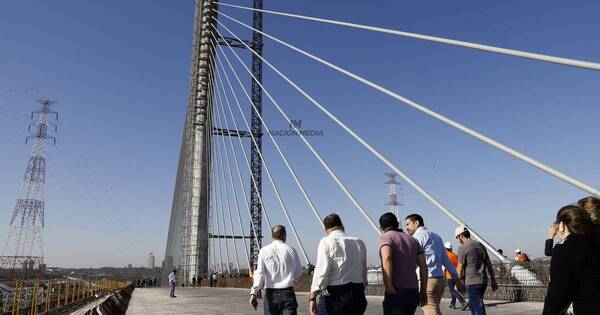La Nación / Puente Héroes del Chaco avanza hacia el tramo final