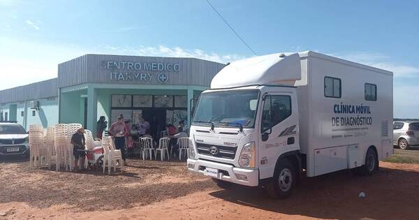 La Nación / Clínica móvil ya atendió a más de 800 personas en seis distritos de Alto Paraná