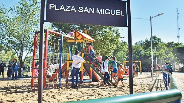 Un barrio de Villarrica estrena por primera vez una plaza