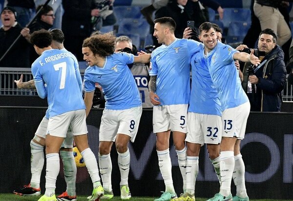 Versus / Lazio derrota a Roma en el "derbi de la capital" y está en semifinales de la Coppa Italia