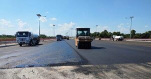 Se intensifican las labores de asfaltado en el puente Héroes del Chaco - El Independiente