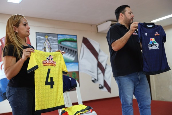 "Esperanza de Hernandarias" Comisiones vecinales promueven deporte a través de Torneo - trece