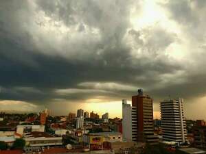 Meteorología: jueves trae lluvias, tormentas y un respiro momentáneo del calor extremo - Clima - ABC Color